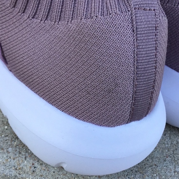 Evin Ter new sock slip on shoes. Lavender and white. Women’s size 5 - Picture 6 of 15